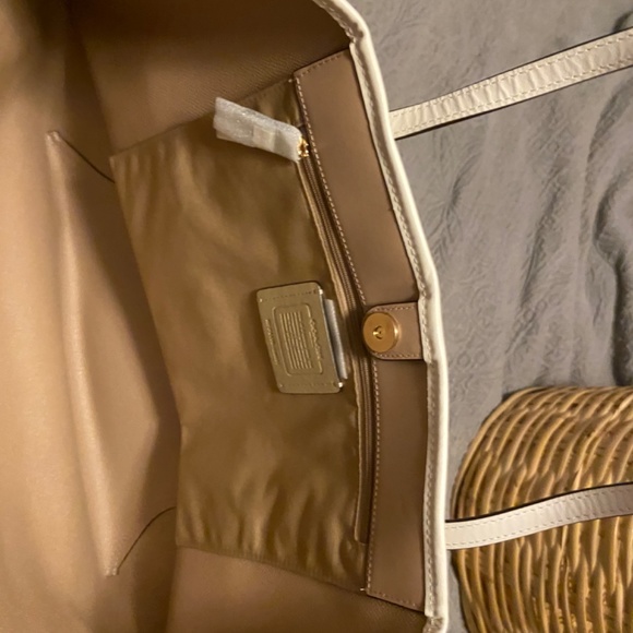 Coach tote - Picture 3 of 3